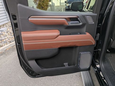 Used 2025 GMC Sierra 1500 Denali Ultimate image 30