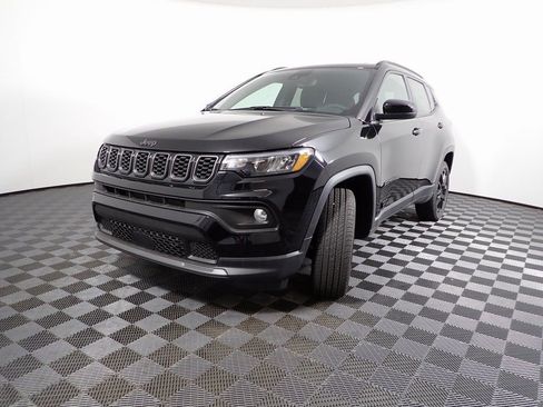 New 2026 Jeep Compass Latitude image 7