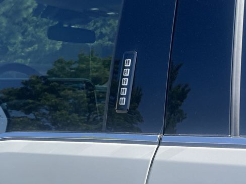 New 2027 Ford F250 Platinum w/ Platinum Plus Package AWD/4WD image 29