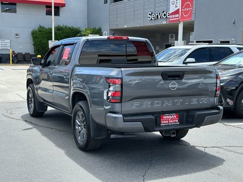 Used 2025 Nissan Frontier SV w/ Tow Package AWD/4WD image 5
