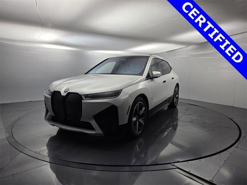 Certified 2023 BMW iX xDrive50 w/ Premium Package image 4