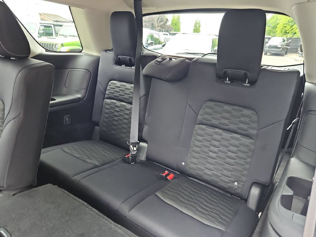 Used 2025 Nissan Pathfinder S AWD/4WD image 29