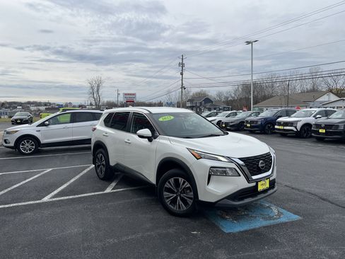 Used 2022 Nissan Rogue SV image 14