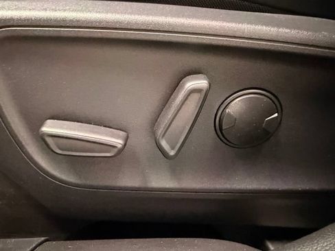 Used 2025 Ford Escape Platinum AWD/4WD image 25