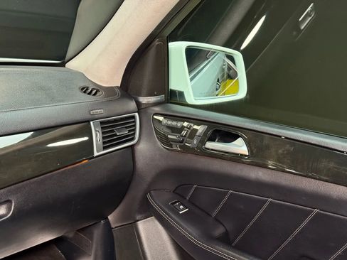 Used 2016 Mercedes-Benz GL 450 4MATIC image 29