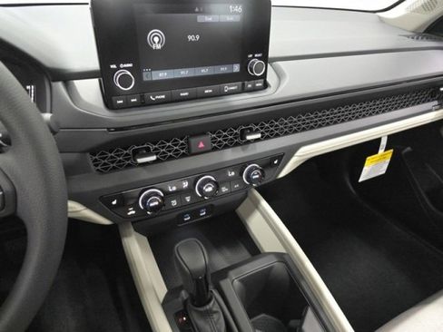 Certified 2025 Honda Accord SE image 25