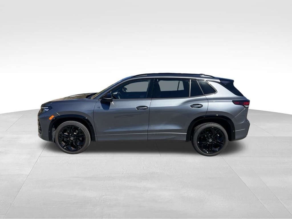 Used 2026 Volkswagen Tiguan SE R-Line AWD/4WD image 4