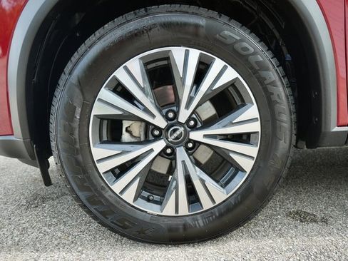 Used 2023 Nissan Rogue SV image 31