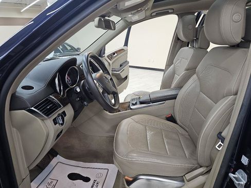 Used 2014 Mercedes-Benz GL 550 4MATIC image 19