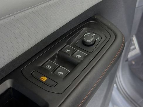 New 2025 Volkswagen Atlas Peak Edition SE image 19