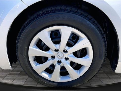 Used 2022 Toyota Corolla LE FWD image 9
