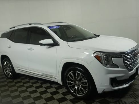 Used 2022 GMC Terrain Denali w/ Denali Premium Package AWD/4WD image 1