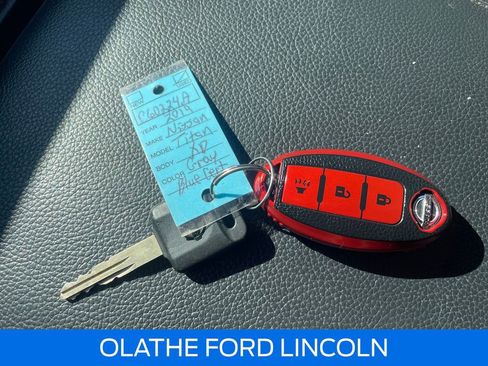 Used 2019 Nissan Titan SV w/ SV Convenience Package image 11