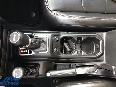 Used 2022 Jeep Wrangler Unlimited Sahara image 39