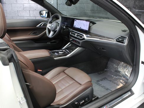 Used 2024 BMW M440i Convertible RWD image 35