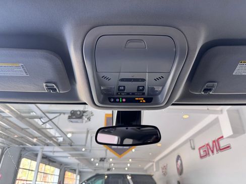 Certified 2023 GMC Acadia SLT w/ Elevation Edition image 28