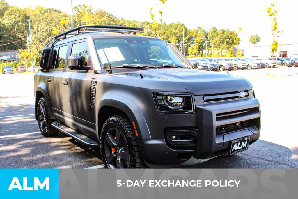 Used 2023 Land Rover Defender 130 SE AWD/4WD image 3