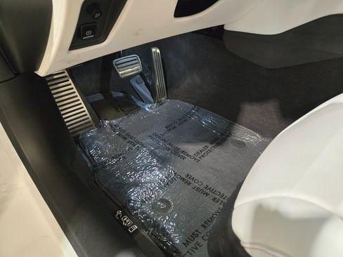 Used 2023 Chevrolet Corvette Stingray Premium Cpe w/ Z51 Performance Package image 24