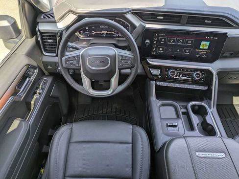 Used 2025 GMC Sierra 2500 Denali w/ Technology Package AWD/4WD image 16