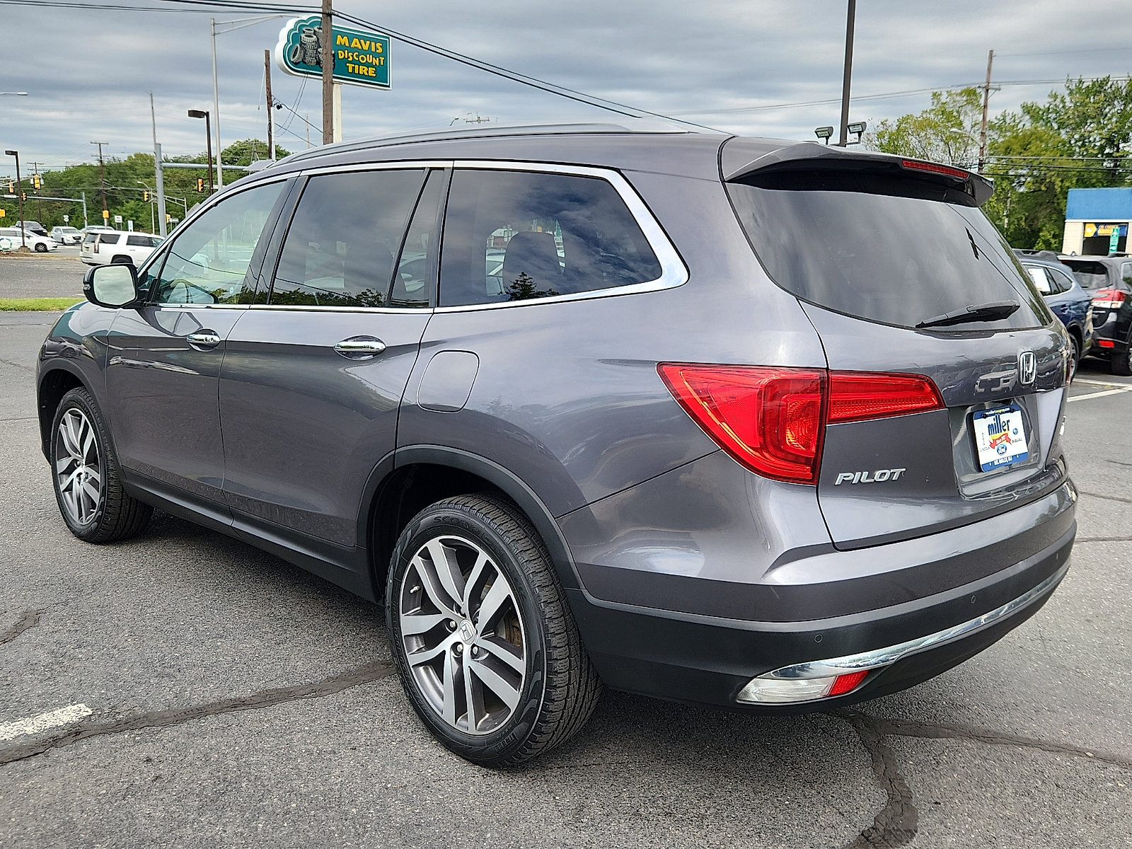 Used 2016 Honda Pilot Touring image 4