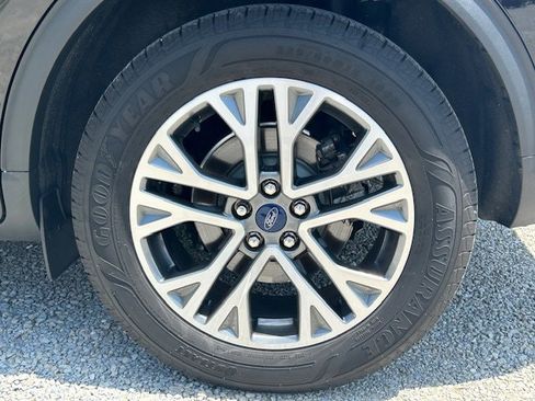 Used 2022 Ford Escape SEL w/ Technology Package image 10