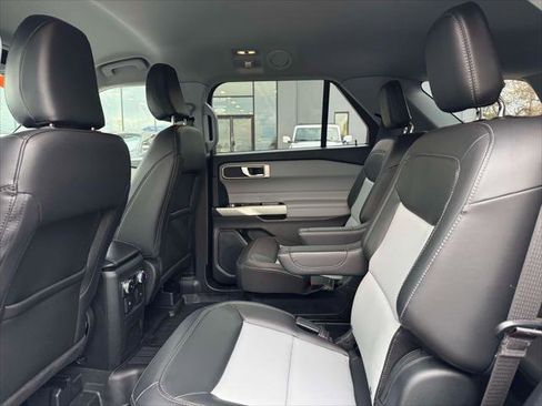 Used 2023 Ford Explorer XLT w/ Equipment Group 202A image 11