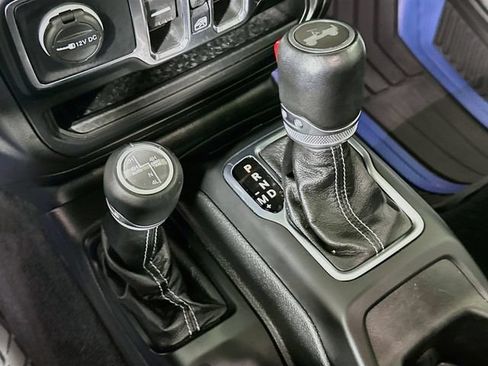 Used 2021 Jeep Wrangler Unlimited Sahara w/ Cold Weather Group AWD/4WD image 19