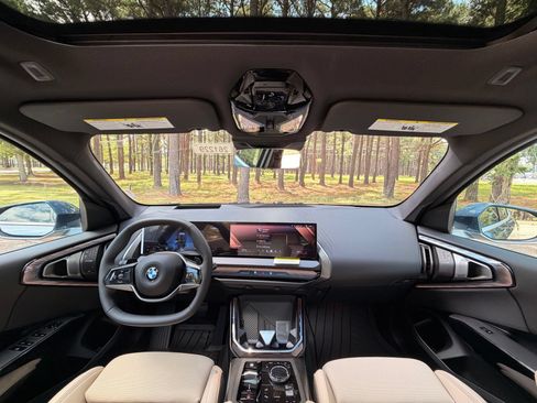 New 2026 BMW X3 xDrive30i w/ Premium Package AWD/4WD image 2