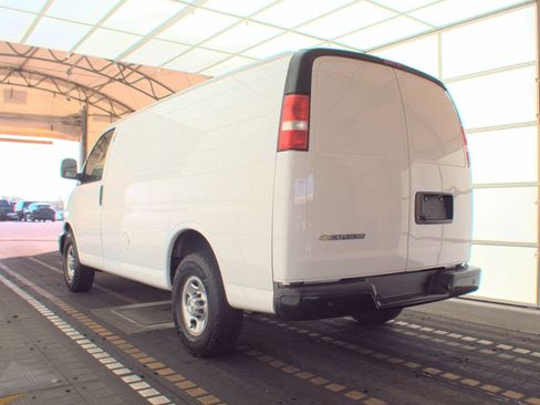 Used 2021 Chevrolet Express 2500 RWD image 6