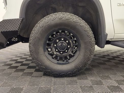 Used 2024 Chevrolet Silverado 2500 LTZ image 11