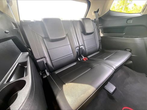 Used 2023 Volkswagen Atlas SE w/ Panoramic Sunroof Package AWD/4WD image 16