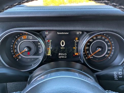 Used 2022 Jeep Wrangler Unlimited Sahara image 20