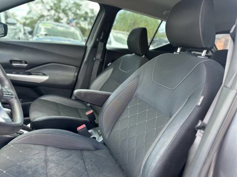 Used 2019 Nissan Kicks SV image 12