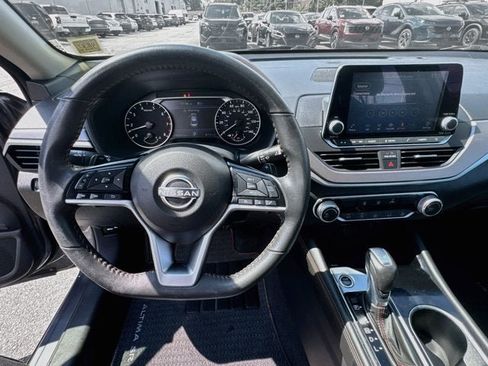 Used 2024 Nissan Altima 2.5 SR AWD/4WD image 10