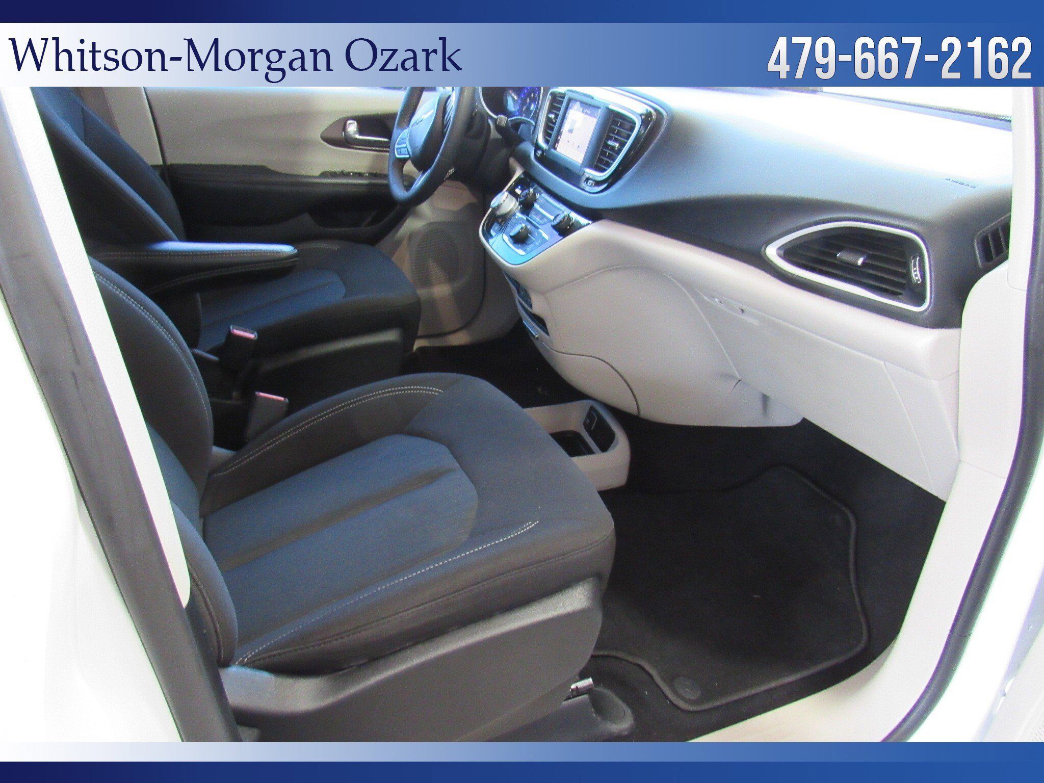 Used 2022 Chrysler Voyager LX FWD image 34
