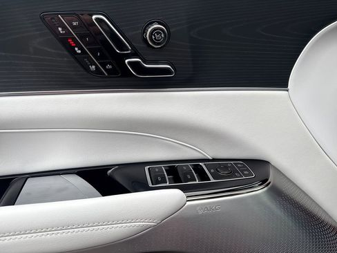 New 2025 Cadillac Lyriq Premium Luxury image 16