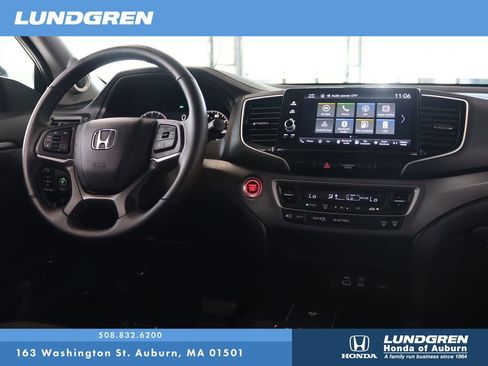 Used 2025 Honda Ridgeline Sport image 4