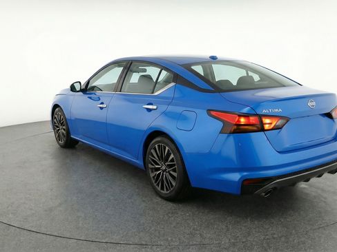 Used 2025 Nissan Altima 2.5 SV image 6