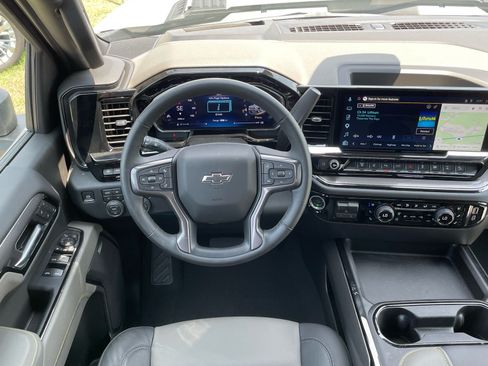 Used 2026 Chevrolet Silverado 2500 ZR2 AWD/4WD image 17