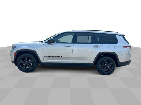 Used 2023 Jeep Grand Cherokee L Laredo AWD/4WD image 6