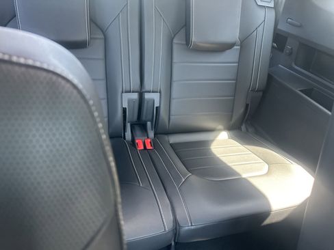 Used 2024 Volkswagen Atlas SEL AWD/4WD image 19