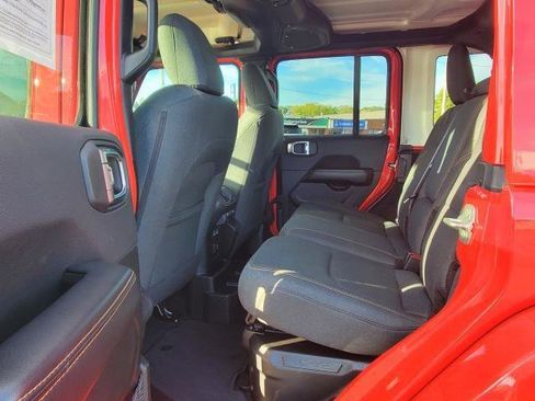 Used 2024 Jeep Wrangler Sahara image 20