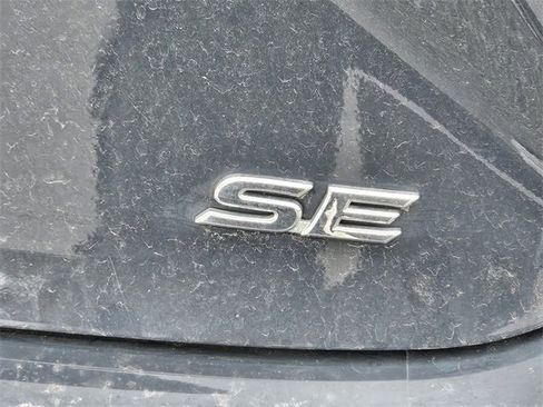 Used 2025 Toyota Camry SE image 9