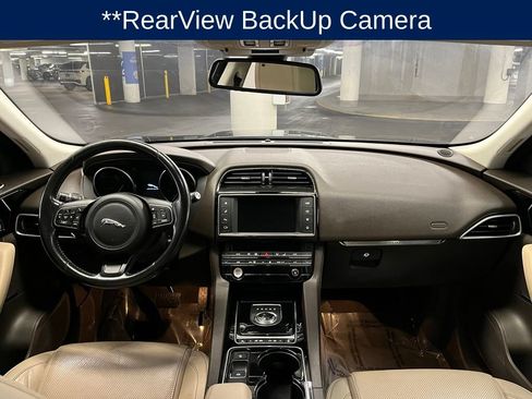 Used 2017 Jaguar F-PACE Prestige AWD/4WD image 7