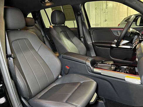 Certified 2025 Mercedes-Benz GLB 250 4MATIC image 13