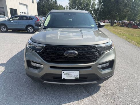 Used 2020 Ford Explorer XLT w/ Equipment Group 202A AWD/4WD image 8