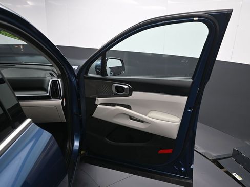 New 2025 Kia Sorento EX image 40