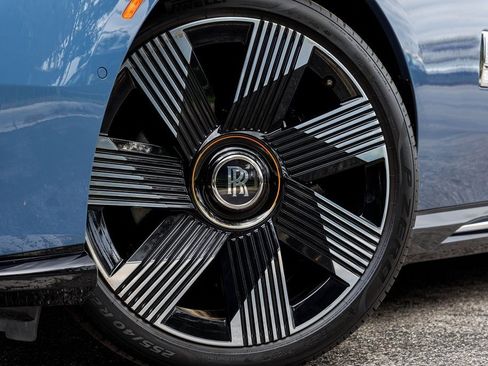 Used 2024 Rolls-Royce Spectre w/ Spectre Launch Package image 9