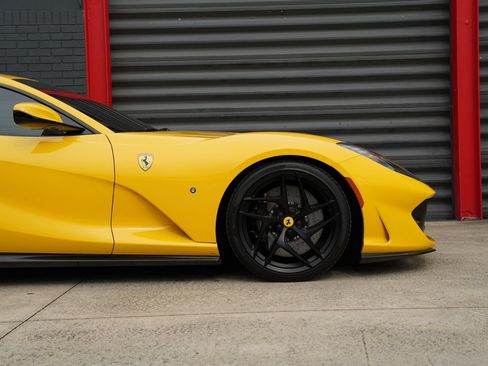 Used 2019 Ferrari 812 Superfast RWD image 4