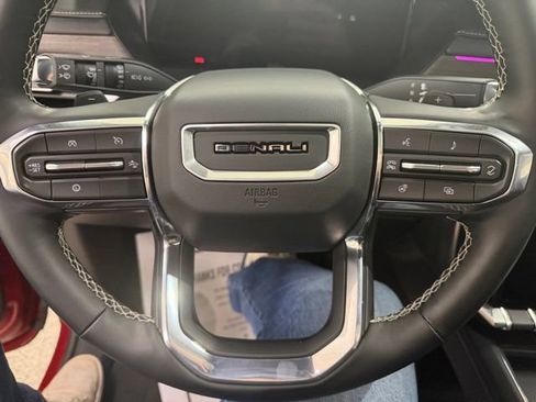 Used 2026 GMC Acadia Denali AWD/4WD image 14